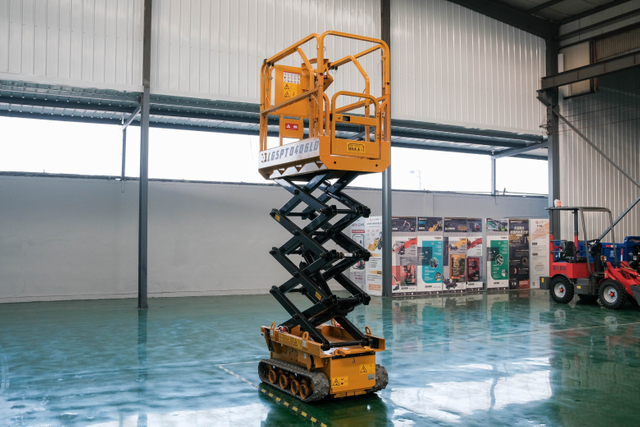 Cherry Picker 6m Economical Self Propelled Scissor Lift