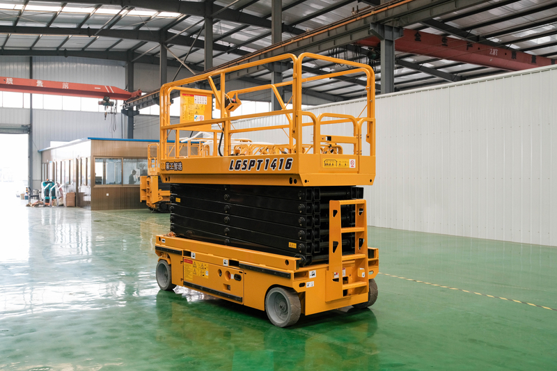 15.7m 5.9m Self Propelled Scissor Lift for hotel