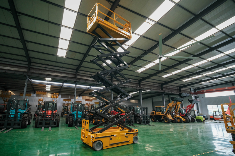 13.8m 4.5m Self Propelled Scissor Lift for maintenance work