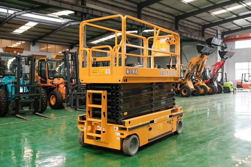 5.9m 15.7m Self Propelled Scissor Lift for repairs