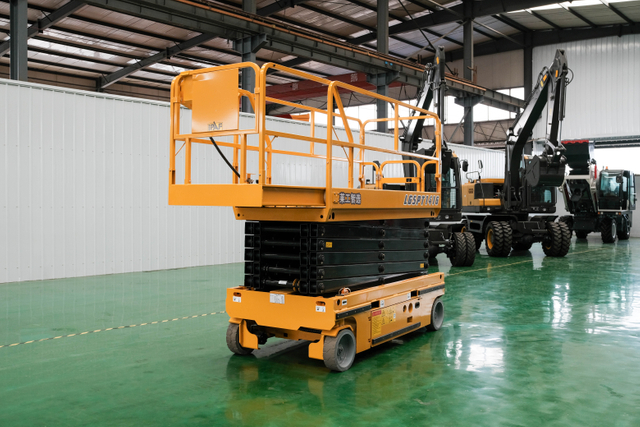 Cherry Picker 7.8m 13.8m Self Propelled Scissor Lift