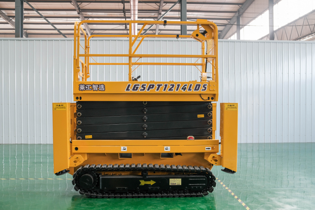 7.8m Self Propelled Scissor Lift Electric for sign hanging