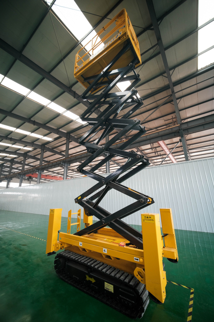 4.5m 13.8m Self Propelled Scissor Lift for cleaning